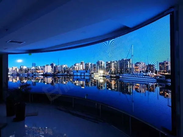 大屏幕拼接屏?xí)粫?huì)被大尺寸顯示屏取代？