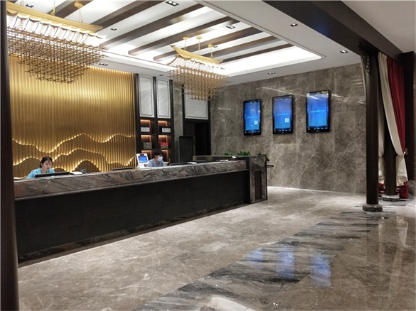 解除紙質(zhì)廣告痛點，電梯投放信息發(fā)布廣告機特點介紹！ 